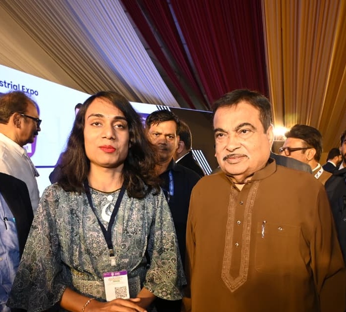 Manobal Maharathi Glamika with Hon. Nitin Gadkari
